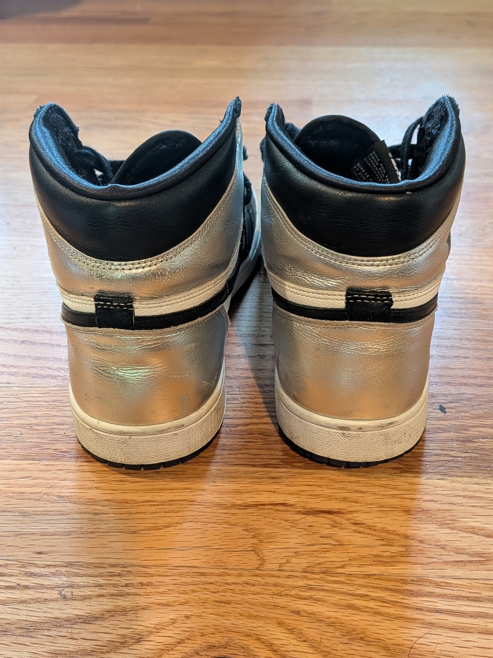 Nike Air Jordan AJ1 High Top Sneakers Black & Metallic Silver Size 10.5 Men's - Picture 3 of 5